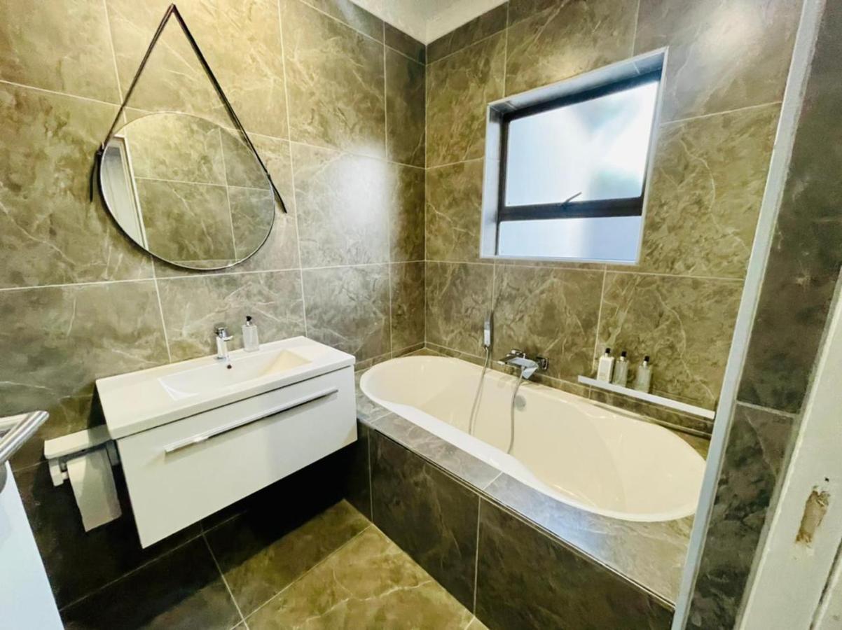 Cozier Glitz Villa Cape Town Luaran gambar