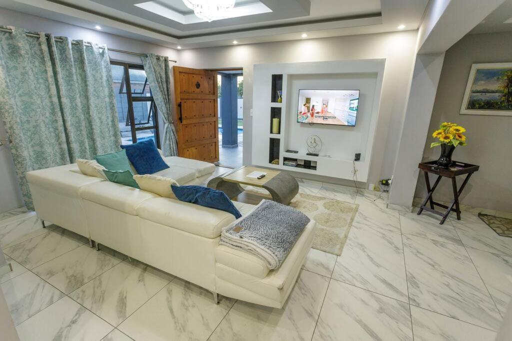 Cozier Glitz Villa Cape Town Luaran gambar